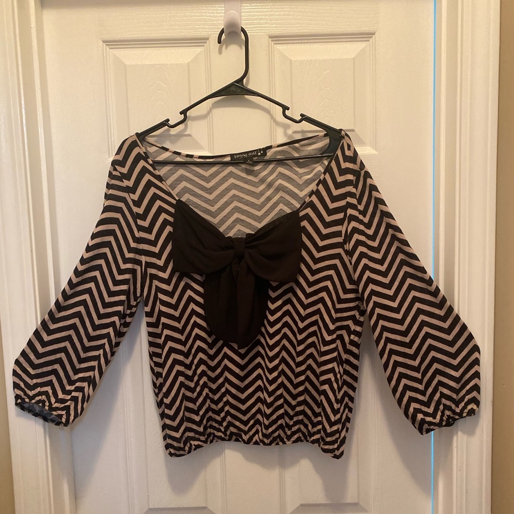 Wide-neck Chevron Blouse with Bow
